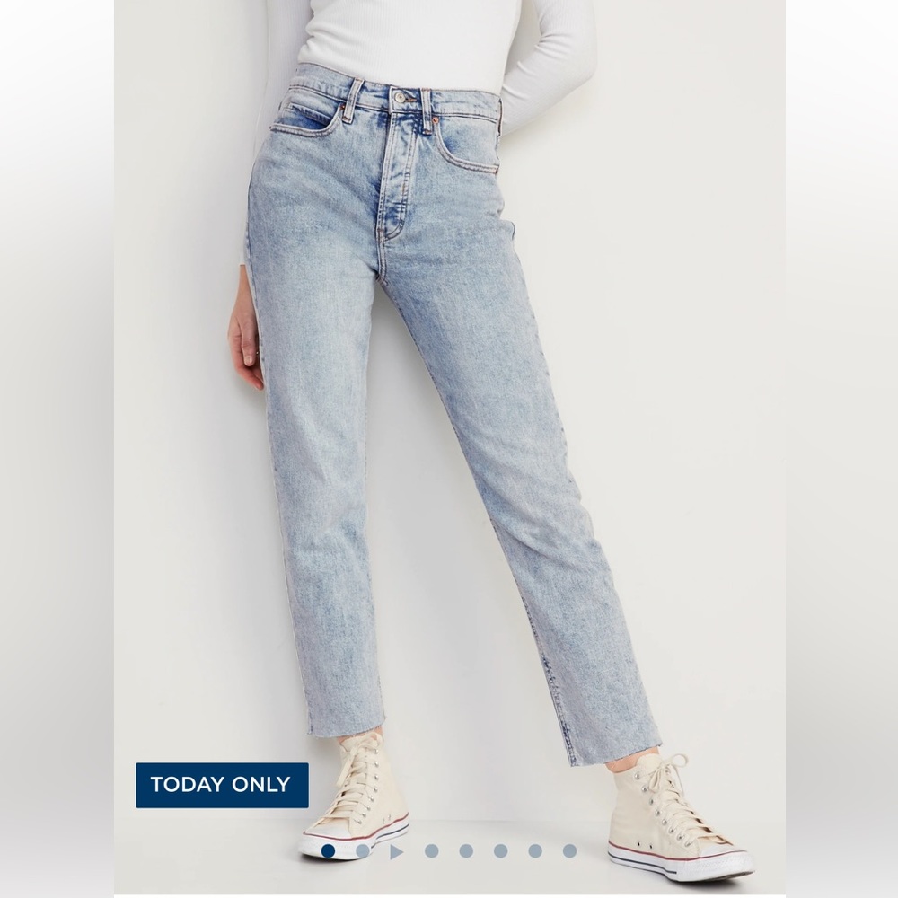 NWT Extra High-Waisted Button-Fly Sky-Hi Straight Raw-Hem Jeans for Women size 4